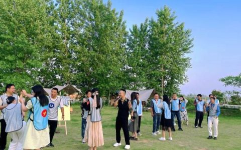 高场街道妇联组织开展户外拓展交友联谊活动