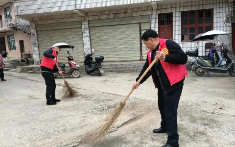 咸安大幕乡马安头村桂乡管家带头干 清洁家园焕新颜