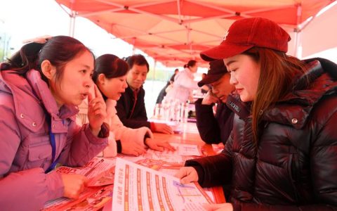 “春风”进万家　岗位精准达 通城数千名群众家门口圆就业梦