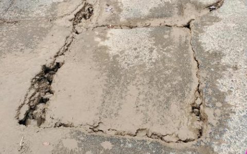 昔日破损路面平整了，污水外溢问题解决了……  一个小区的蝶变之路