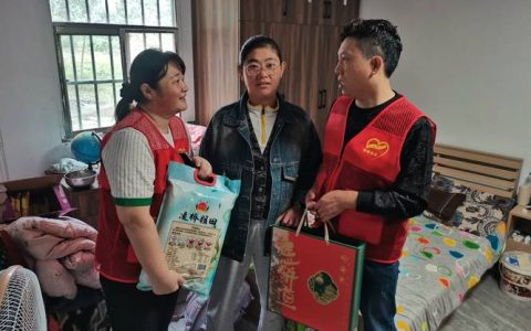 邻里守望 干群同心 赤壁凤凰山社区暖心救援获群众点赞