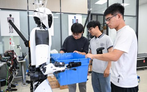 华中农业大学在四足机器人强化学习领域取得突破