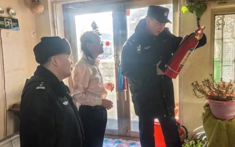 95后民警彭天泓推出“三扫三清三宣”工作法，解锁基层治理“平安密码”“社区有他在，居民很安心”