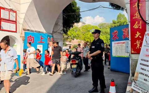 八旬退役军人郭路20年如一日 巡逻护学讲政策，样样不落