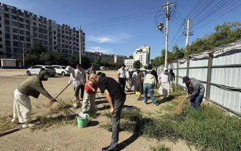 节后环境“大扫除” 赤壁城乡焕新颜