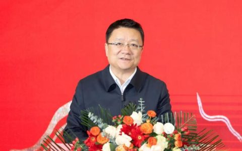 全国人大代表、黄石市委副书记、市长吴之凌接受《人民日报》采访：  政绩观问题是一个根本性问题