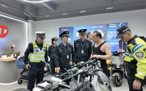 开展联合执法行动  规范机动车维修市场秩序