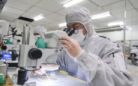 [湖北日报]达诺尔打造全球最大超高纯异丙醇生产基地  产品为芯片高良率生产保驾护航