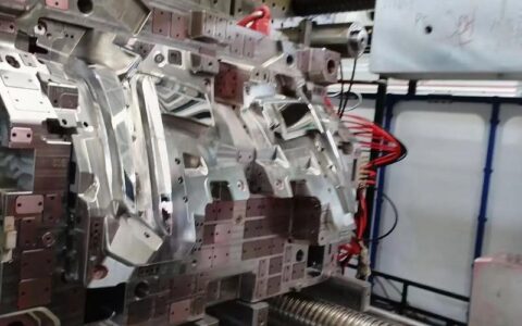 黄梅锦恒精密模具项目投产