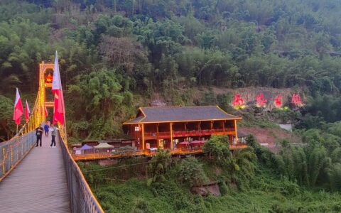 万山溪谷景区奏响建设“奋进曲”