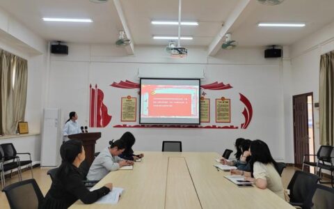 外国语学院开展“学习两会精神，勇担时代使命”主题研讨活动