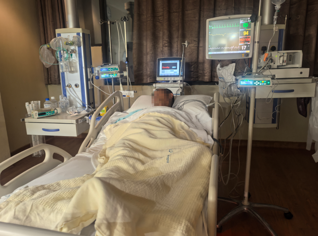 生命时速！麻城籍企业家万里包机护送重病员工回国救治