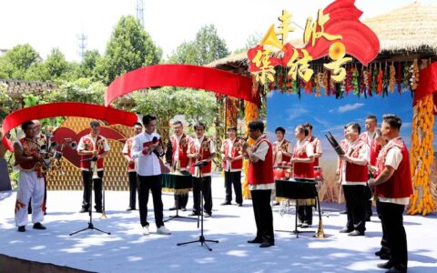 咸安举办大幕艺术节 以文艺驱动乡村振兴