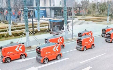 智能配送兴起　赋能行业转型  70台无人快递车穿梭黄石街头