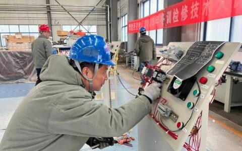 车间里“上课” 岗位上“练兵”