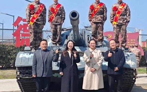 携笔从戎 强军报国——湖北理工学院师生欢送入伍新兵