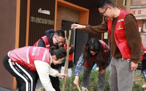艺术学院开展 “学雷锋·树新风·担使命” 系列志愿活动