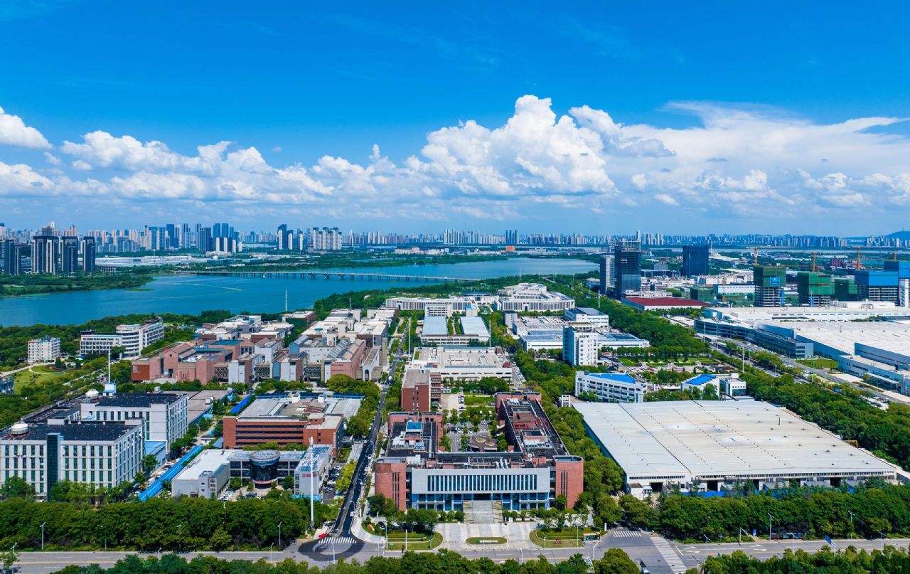 业内专家学者解读岚图汽车港股上市