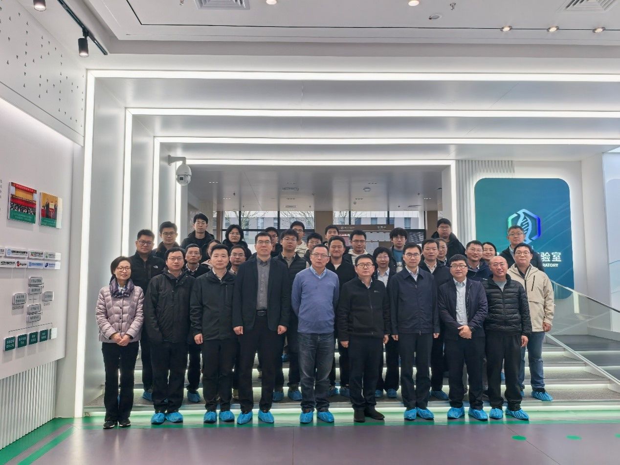 中种集团-华中农业大学-洪山实验室合作项目2025年度年终交流会暨中期联委会顺利召开