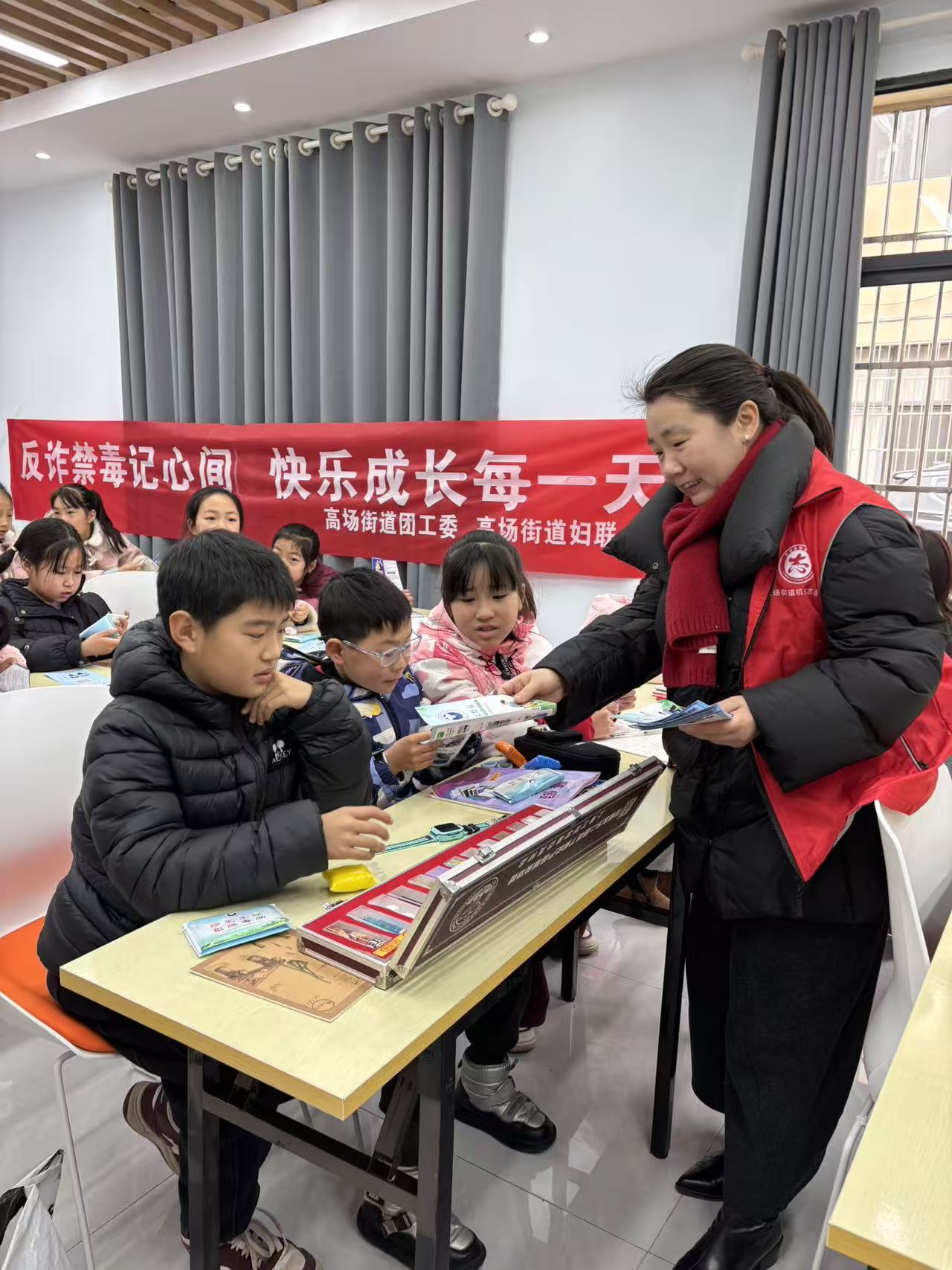 潜江各地多举措推进禁毒工作 全力守护群众身心健康