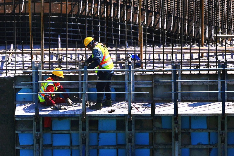 汉江兴隆枢纽二线船闸建设正酣 全力冲刺节点目标