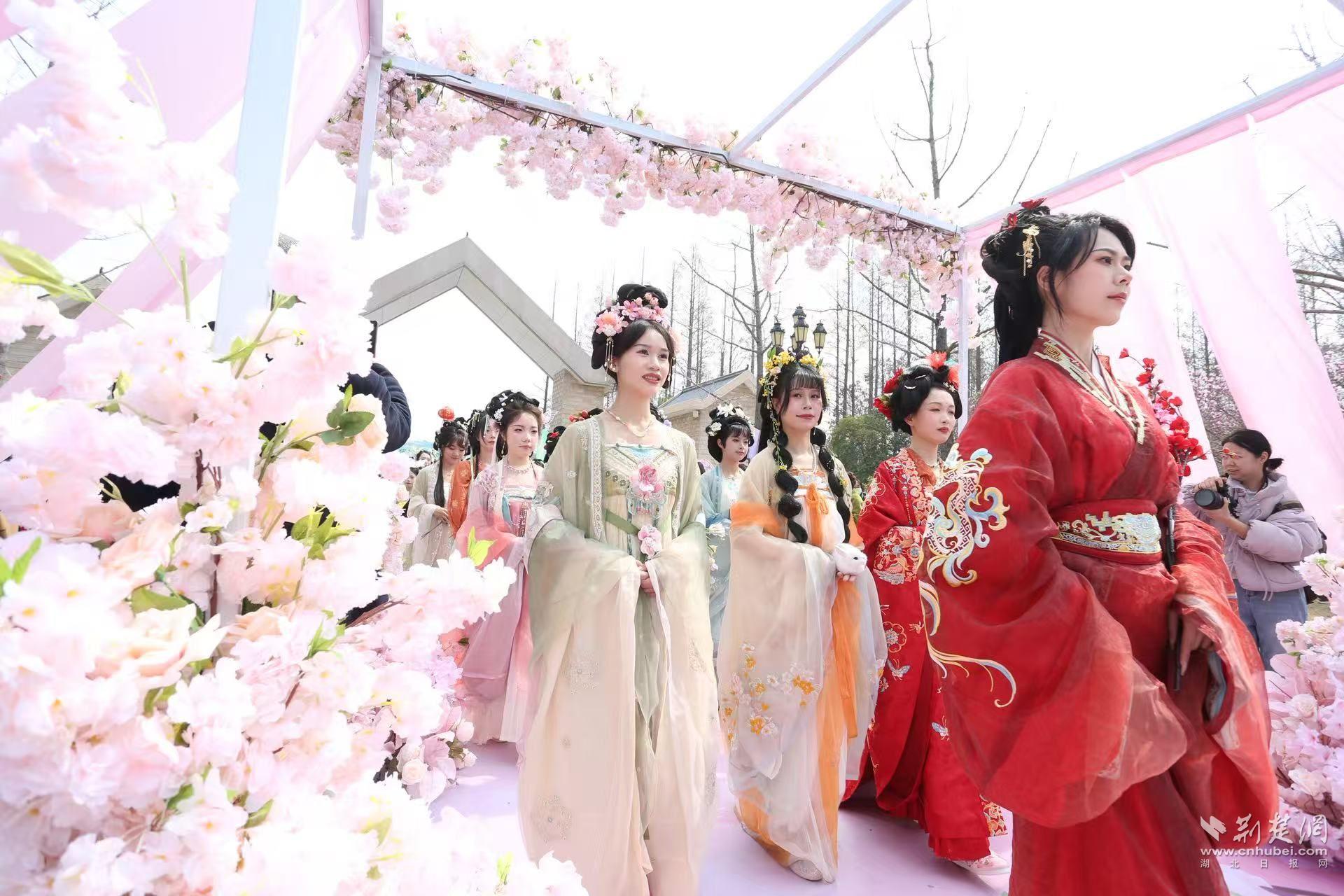 [荆楚网]楚韵虾香醉春风——潜江市拉开春季文旅盛宴帷幕