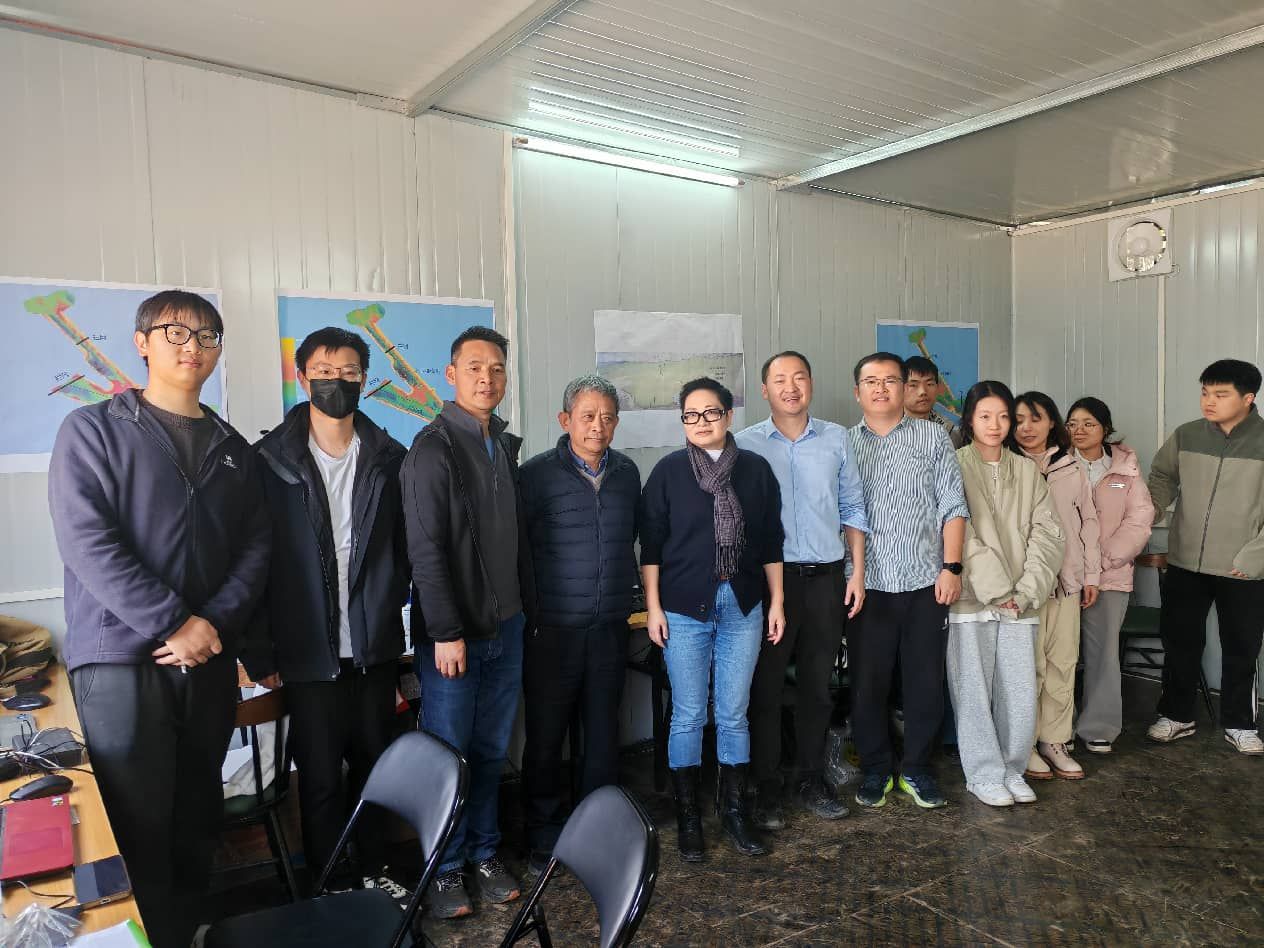 三峡大学参与中华鲟野外自然产卵试验