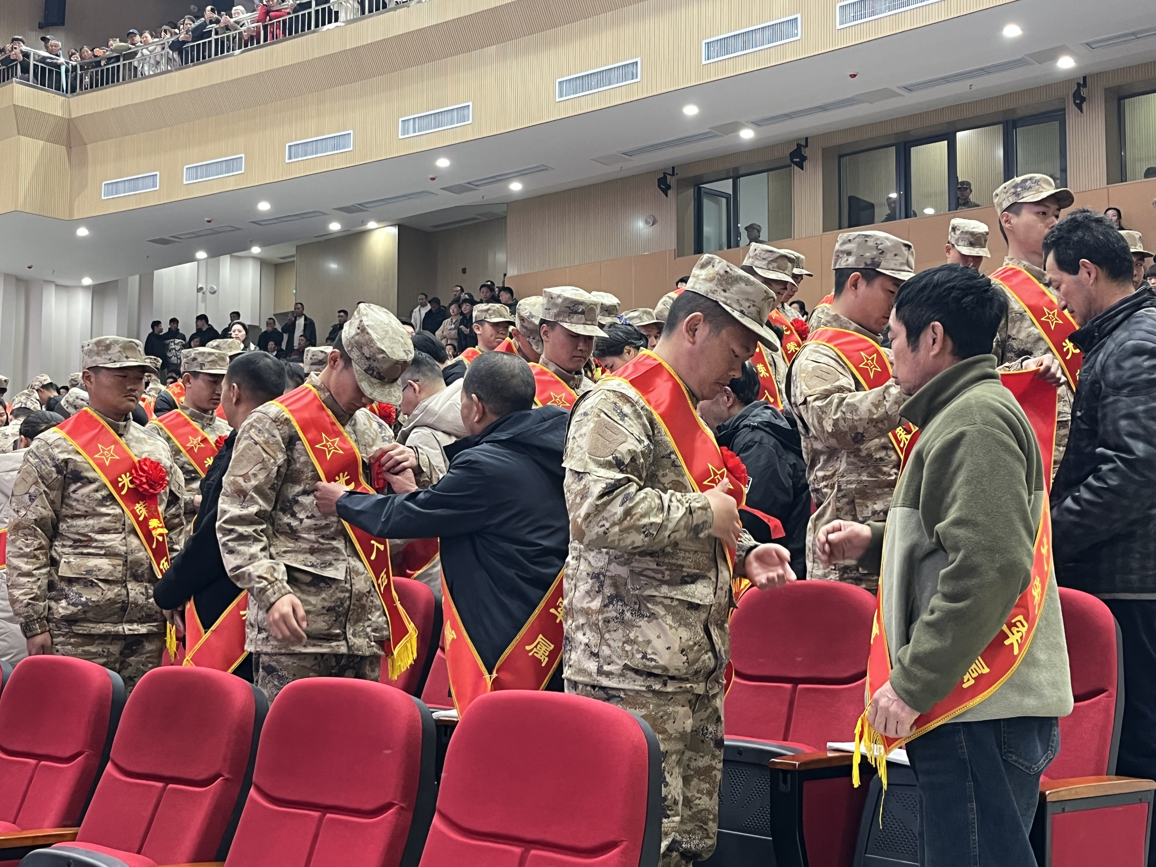 青春赴戎机 热血铸国防