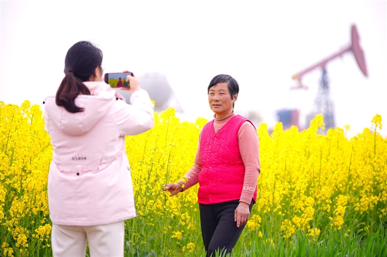 春日美景入画来