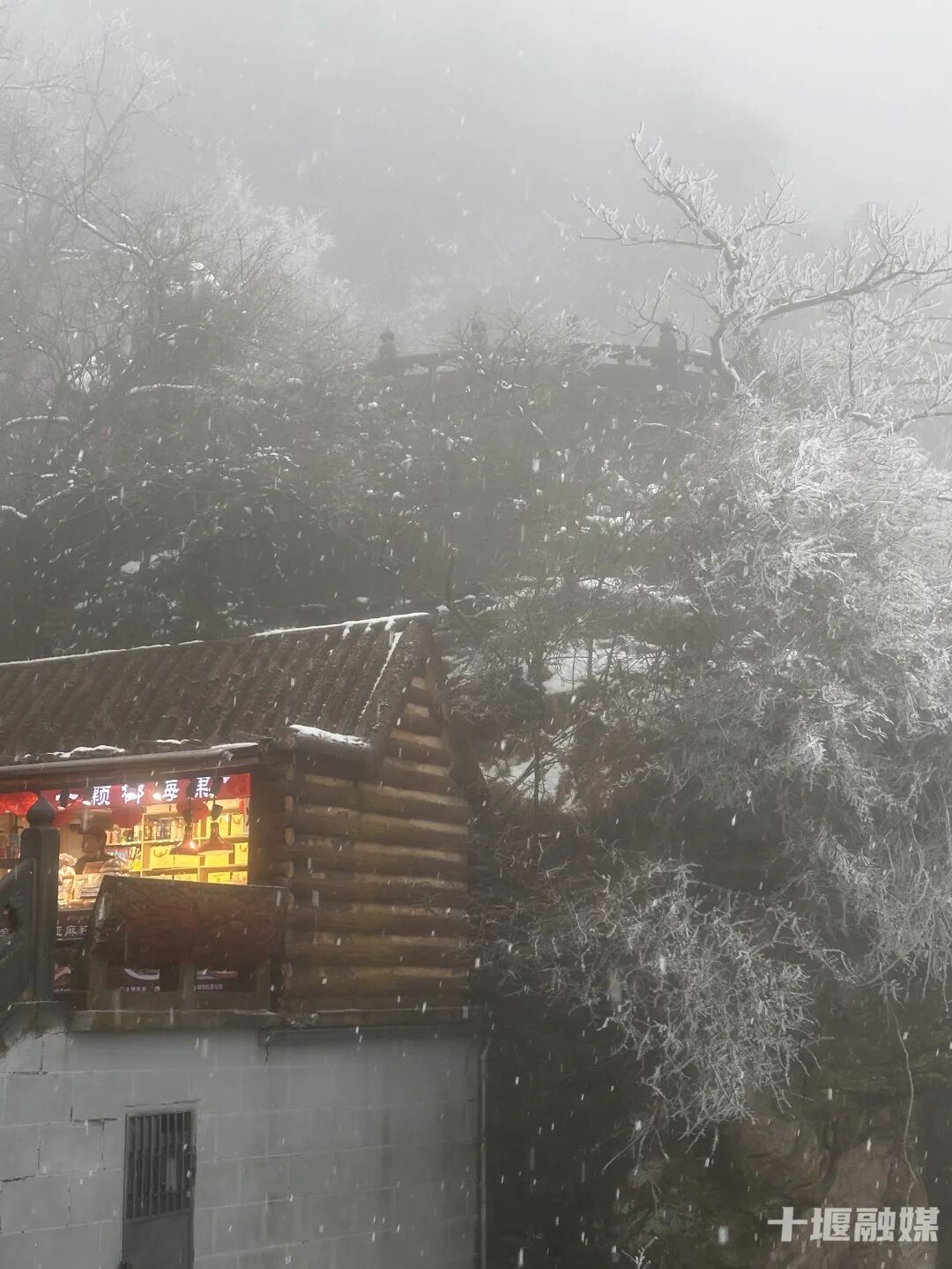 一秒入冬!十堰这两个地方又下雪了