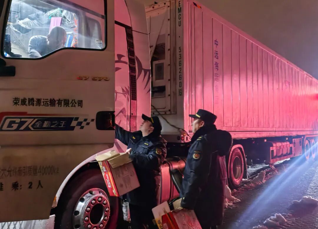 以雪为令 闻雪而动 长江新区全力迎战低温雨雪冰冻天气