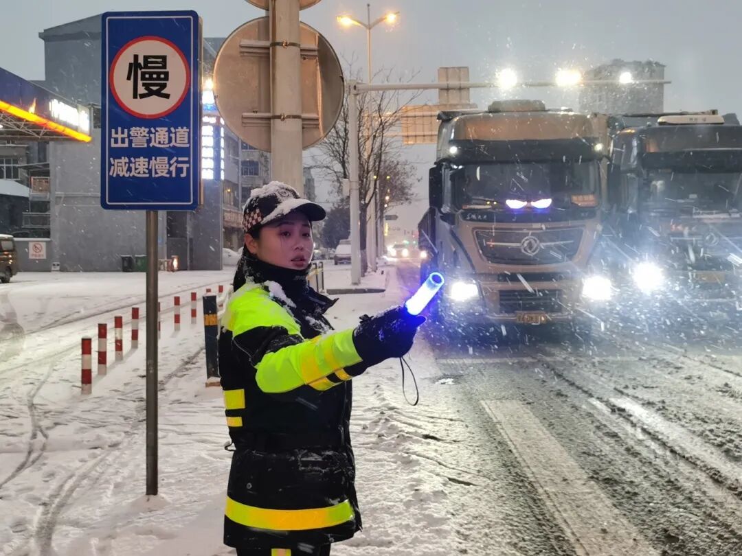 以雪为令 闻雪而动 长江新区全力迎战低温雨雪冰冻天气