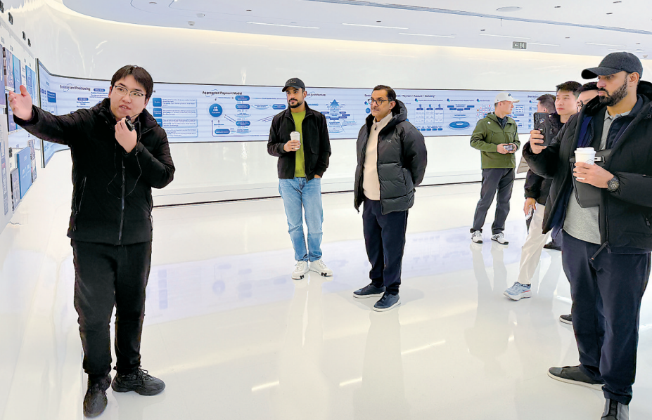 海外客户慕名来汉寻合作