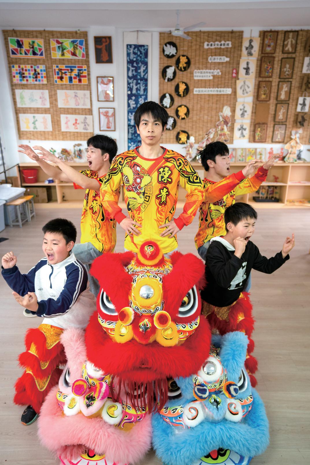 黄石“狮王”的新梦想：让龙狮在校园“生威”