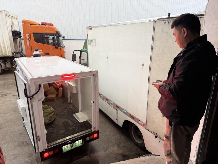 智能配送兴起　赋能行业转型  70台无人快递车穿梭黄石街头