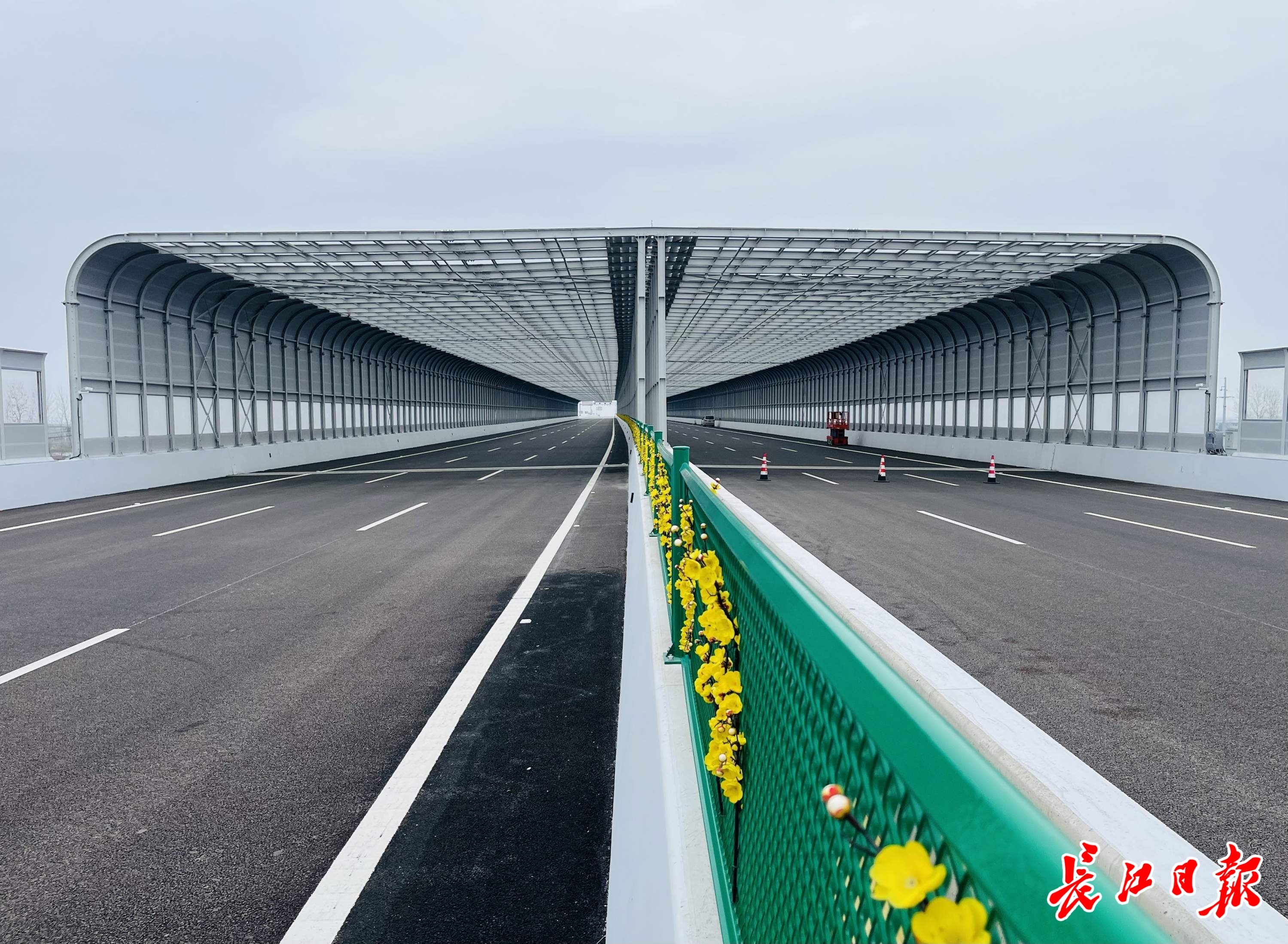 武汉都市圈“一小时交通圈”再添新通道，双柳长江大桥今日通车试运营