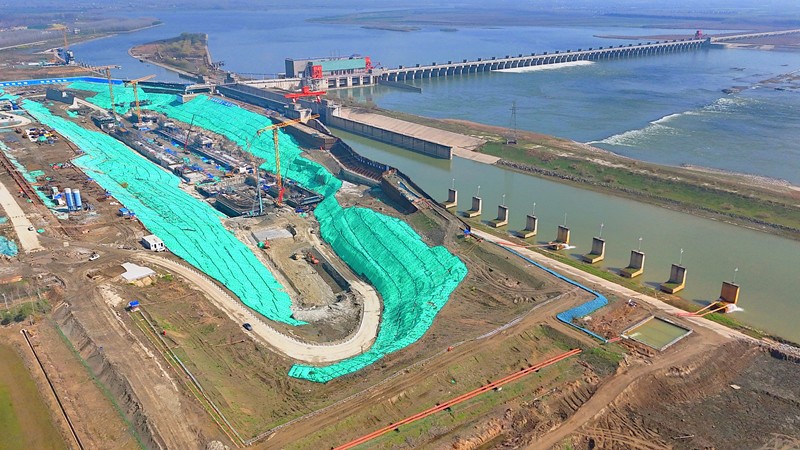 汉江兴隆枢纽二线船闸建设正酣 全力冲刺节点目标